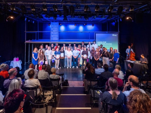 Gruppenfoto Preisverleihung Junges Literaturforum Hessen-Thüringen 2026